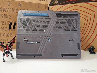 17" 240HZ MSI VECTOR i9-13980HX,32GB RAM,RTX 4080 12GB 175W - 14