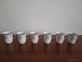 Sklenice a hrnečky - 14