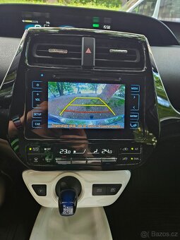 Toyota Prius IV 2016 - 14