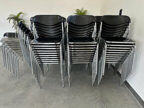 109 kusů Stohovatelné gastro židle. Bistro - 14