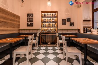 Nabízíme přenechání pronájmu zavedené kavárny/bistra, Praha  - 14
