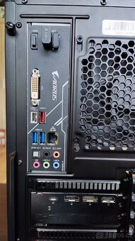 RX 6800, R5 5600x, 16GB RAM, 1TB M.2, 750W 80+ Gold - 14