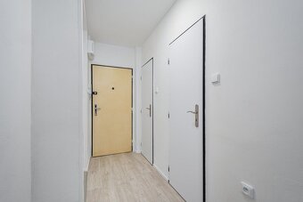 Pronájem bytu 2+1 cca 52,6 m² v ulici Na vrcholu, Praha - Ži - 14