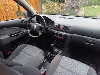 Benzínová Škoda Octavia 1.6.. klima - 14