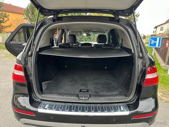 MERCEDES ML 350 CDI 190 kW BEZ MĚCHŮ RV2012 SERVIS POUZE MB - 14