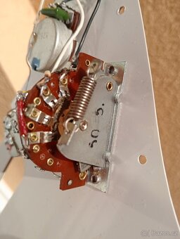 Snímače Stratocaster- pickguard, poťáky 70 roky Greco,Maya - 14