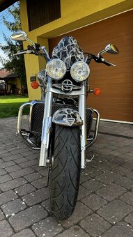 Triumph Rocket III Classic - 14