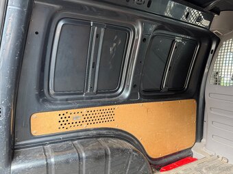 Volkswagen Caddy 2.0SDi • 12/2004 • 51kw • AC • Tažné - 14