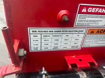 Smykový nakladač Gehl Max 4625 DX - 14