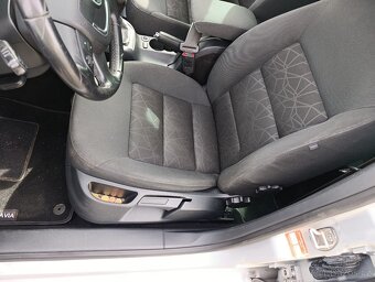 Škoda Octavia 1.6 TDI Family 77kw, 2012/11, xenony - 14