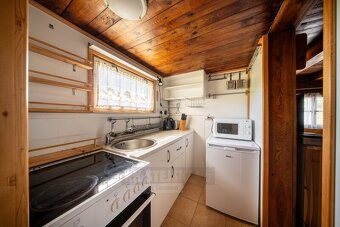 Prodej kompletně rekonstruované chaty s prostorným pozemkem, - 14