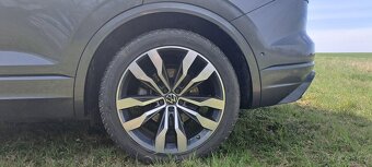 VW Touareg 3.0 TDI DSG 210kW R-LINE 4x4 VZDUCH - 14