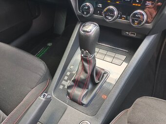 Škoda Octavia RS 2.0TDI 135kW DSG 102tkm Virtual Webasto DCC - 14