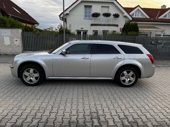 Chrysler 300C 5.7 hemi 250kw - 340PS 4x4 - touring, rok 2005 - 14