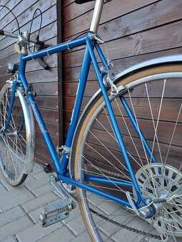 ZÁNOVNÍ ULOŽENKOVÝ Favorit vhodný jako dekorace podniku - 14