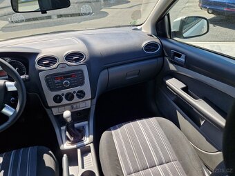 Ford Focus 1,6i 16v Trend - 14