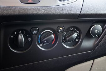 Ford Tourneo Custom 2.2 TDCi Titanium 114kW (2015). - 14