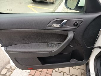 ŠKODA Yeti 2,0TDI 4X4 Experience 125kw - 14