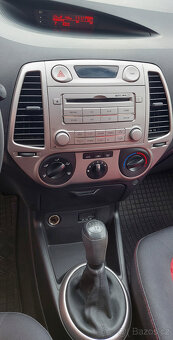 Prodám Hyundai i20 1.4/73 kw - 14