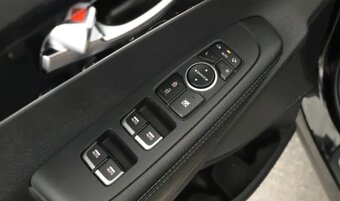 Kia Sorento 2.2 CRDi UM 2018 – 7-místné, Premium výbava - 14