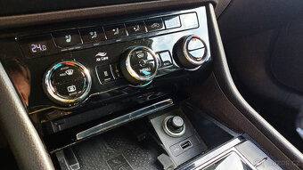 Superb combi L&K 2.0TDI 140kW 4x4-WEBASTO-koup.ČR-NEHAV-DPH - 14