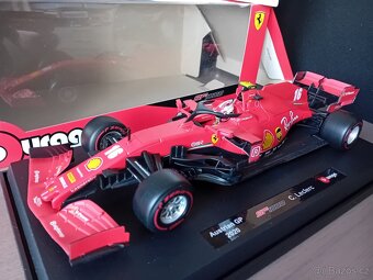 Bugatti  a  Ferrari    1:18  Burago - 14