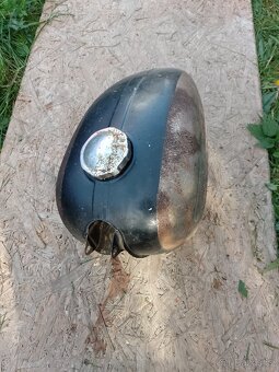 Prodám tyto věci  garáže na veteráni - 14