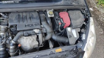 Peugeot 308 SW 1,6 HDi 80kw 7 míst - 14