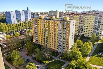 Prodej 1kk po rekonstrukci s nadstandardní lodžií a krásným  - 14