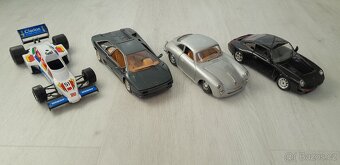 autíčka - modely Bburago 1/24 starší na díly - 14