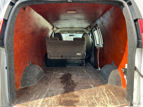 Chevrolet Express 5.3 V8, verze 4x4, 2013, 85 000 km, 5 míst - 14