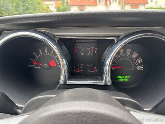 Ford Mustang 4,6 GT - 14