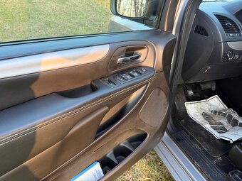 Dodge Grand Caravan - 14