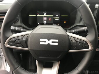 Dacia Duster 1.2 TCe MHEV 4x4 r.v.2024/8 EXTREME ČR DPH - 14