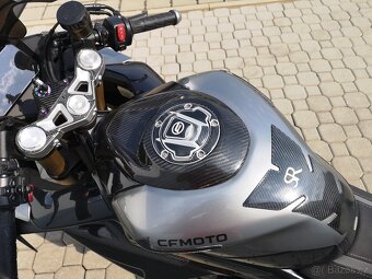 CFMOTO 450 SR r.v.2023, nové v ČR, 1.majitel , extra doplňky - 14