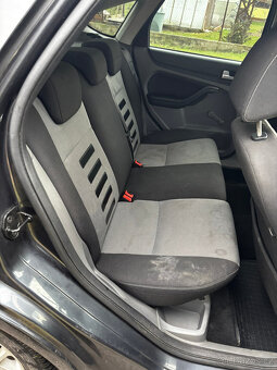 Ford Focus 1.6i 74kW, RV 2010, Alu, Klima, AUTOMAT, Anglie - 14