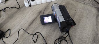 SONY DCR TRV140E a DCR TRV460E - 14
