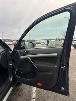 Škoda Octavia 2 facelift 1.6tdi 77kw rok 2012 - 14