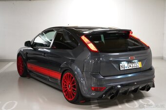 Ford Focus 2.5 ST - 14