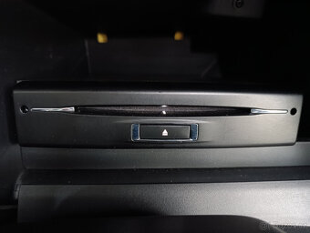 Peugeot 208 Style 1.2 60KW, servis, PĚKNÝ STAV - 14