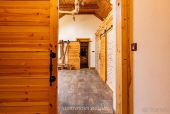 Apartmánový dům s lisovnou, vinným sklepem, venkovní pergolo - 14