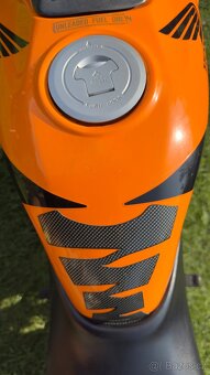 Honda cbr 125r jc34 - 14