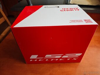 Helma moto LS2 FF324 METRO Gloss White vel.M - 14