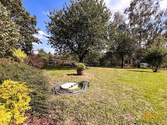 Stavební pozemek s okrasnou zahradou - 14