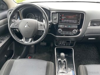 Mitsubishi Outlander 2,2did 110kw Automat 2017 TOP - 14
