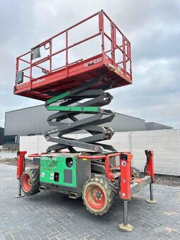 TERÉNNÍ NŮŽKOVÁ PLOŠINA SKYJACK SJ 6832 RT - 14