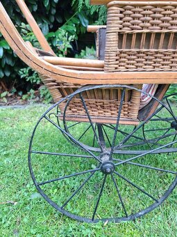 Starožitný kočárek pro panenky č. 950 - 14