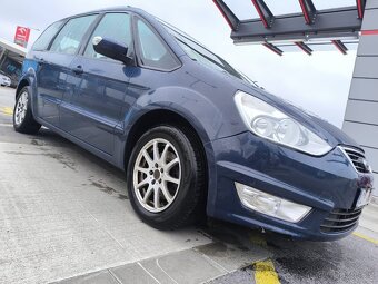 Ford Galaxy 7 míst - 14