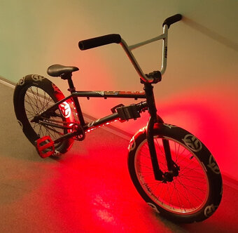 BMX kolo, rám Wethepeople 20.75, odolné, kola 20". - 14