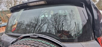 Toyota RAV 2.D - poškozená zadni část vozu - 14